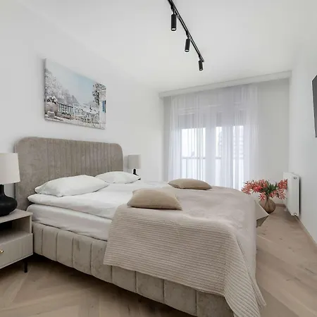 Harmonijny Z Widokiem Na Rzeke We Wroclawiu By Renters Вроцлав