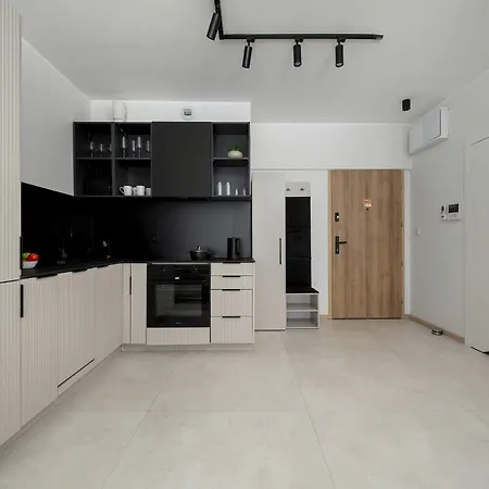 Harmonijny Z Widokiem Na Rzeke We Wroclawiu By Renters