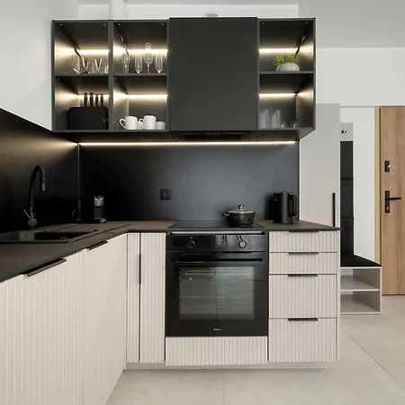 Harmonijny Z Widokiem Na Rzeke We Wroclawiu By Renters *